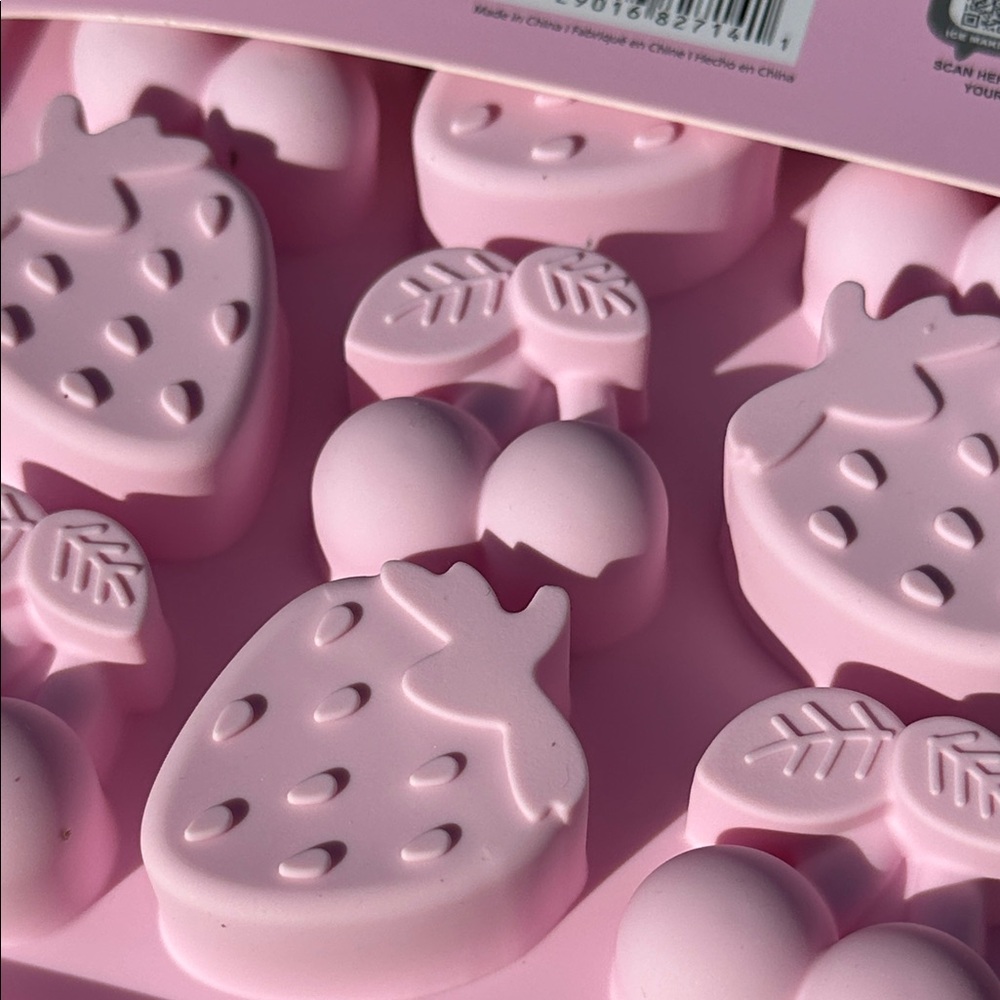 Sweetest Berry 2 pack Ice Tray and Mold Set - Pink Delight - Picture 4 of 6